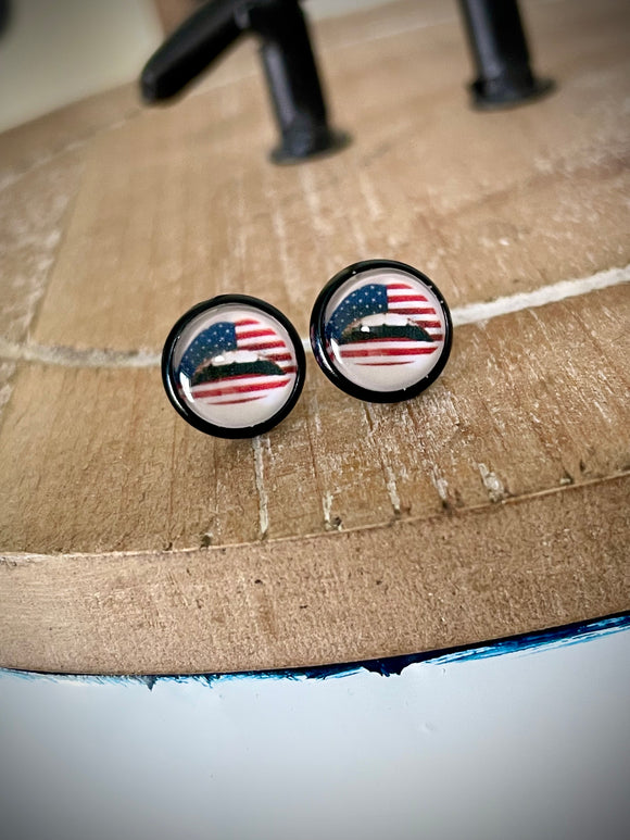 American Lips Studs